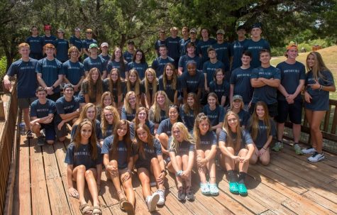 Class of 2020 gathers for a photo before leaving at the end of retreat.
