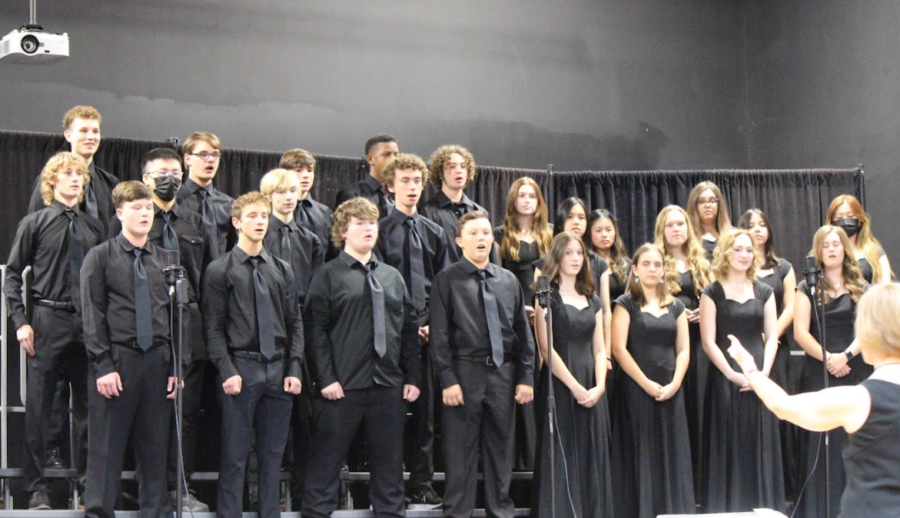 Upper School Choir performs at Fall Choir Concert.