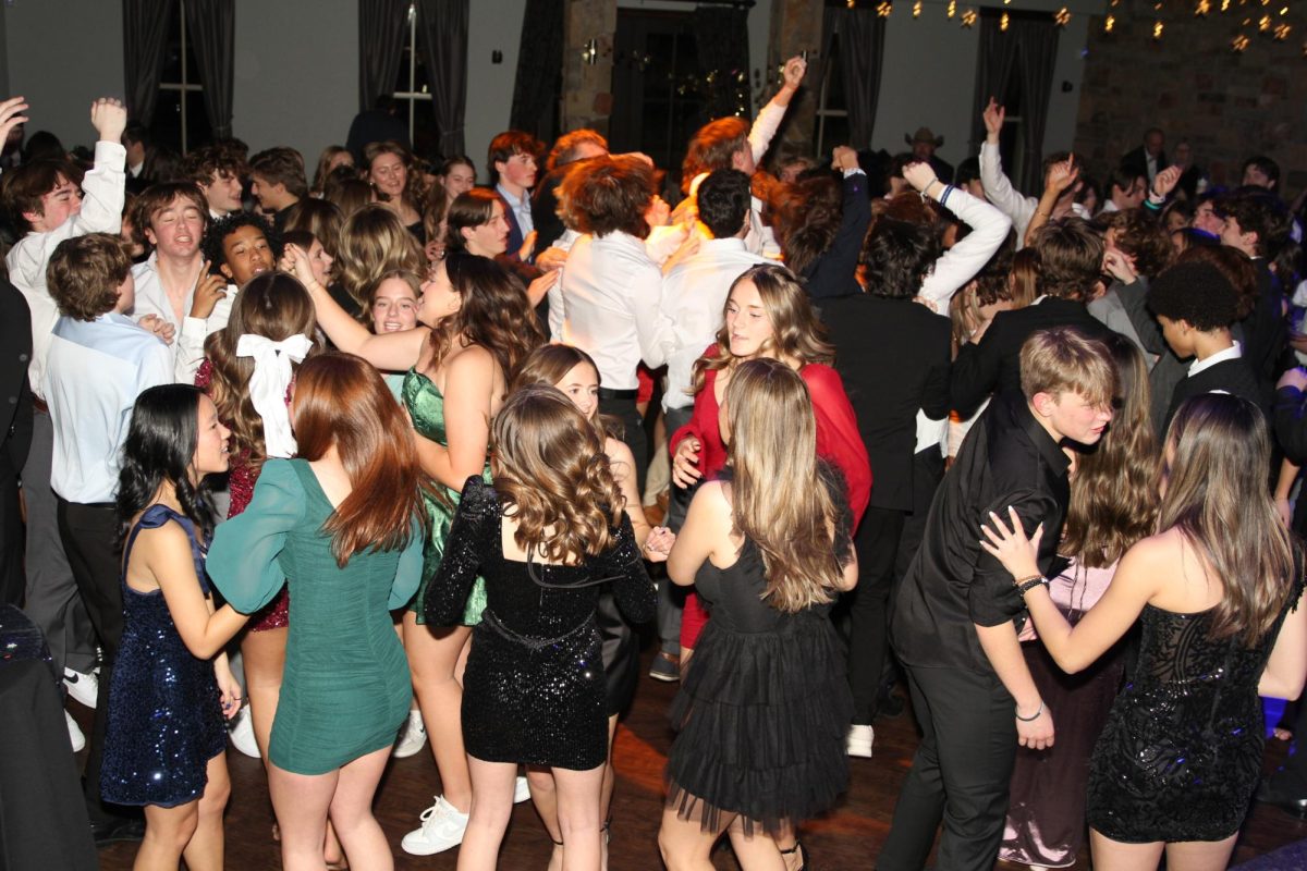 MCA students dance the night away.