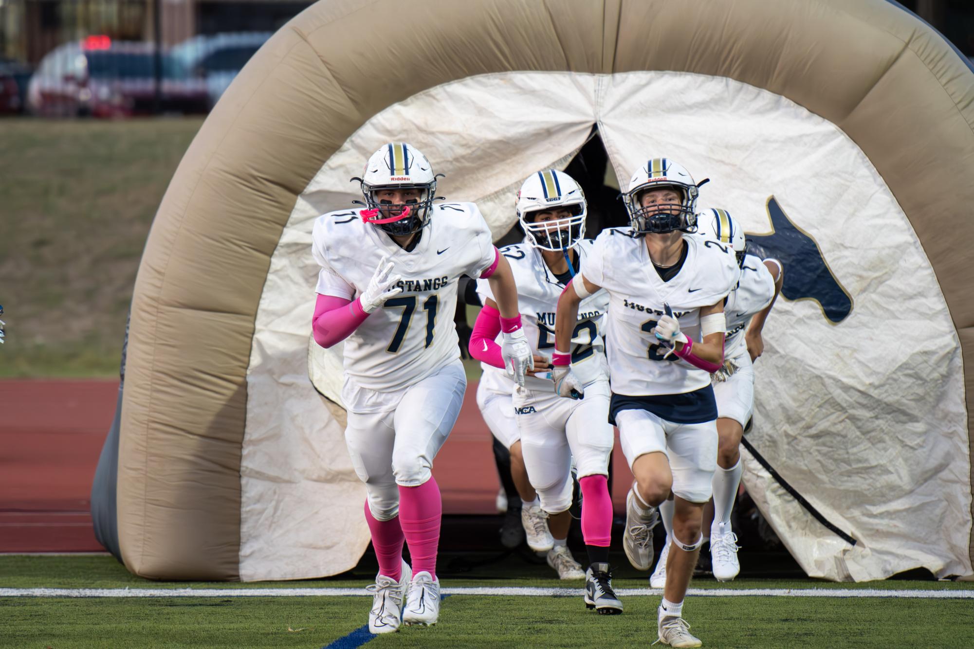 Mustang Football Loses To The Shelton Chargers