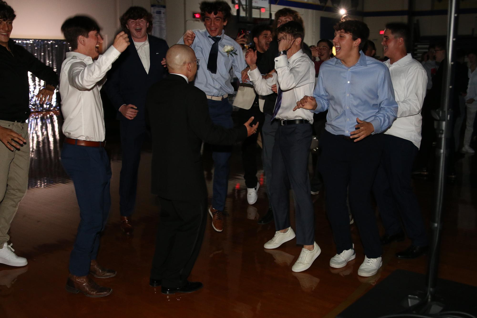 Upper School Dances the Night Away at Homecoming