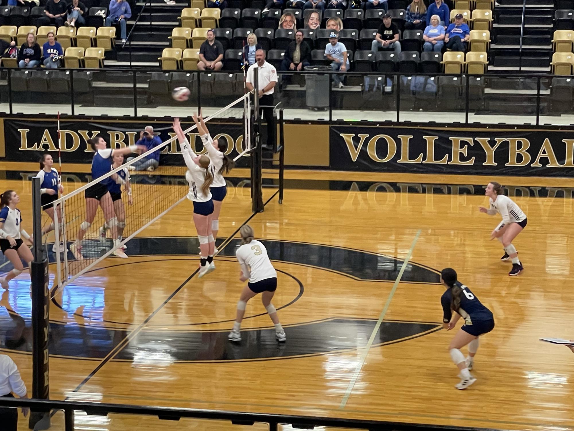 Varsity Volleyball Falls Short in 5 Sets