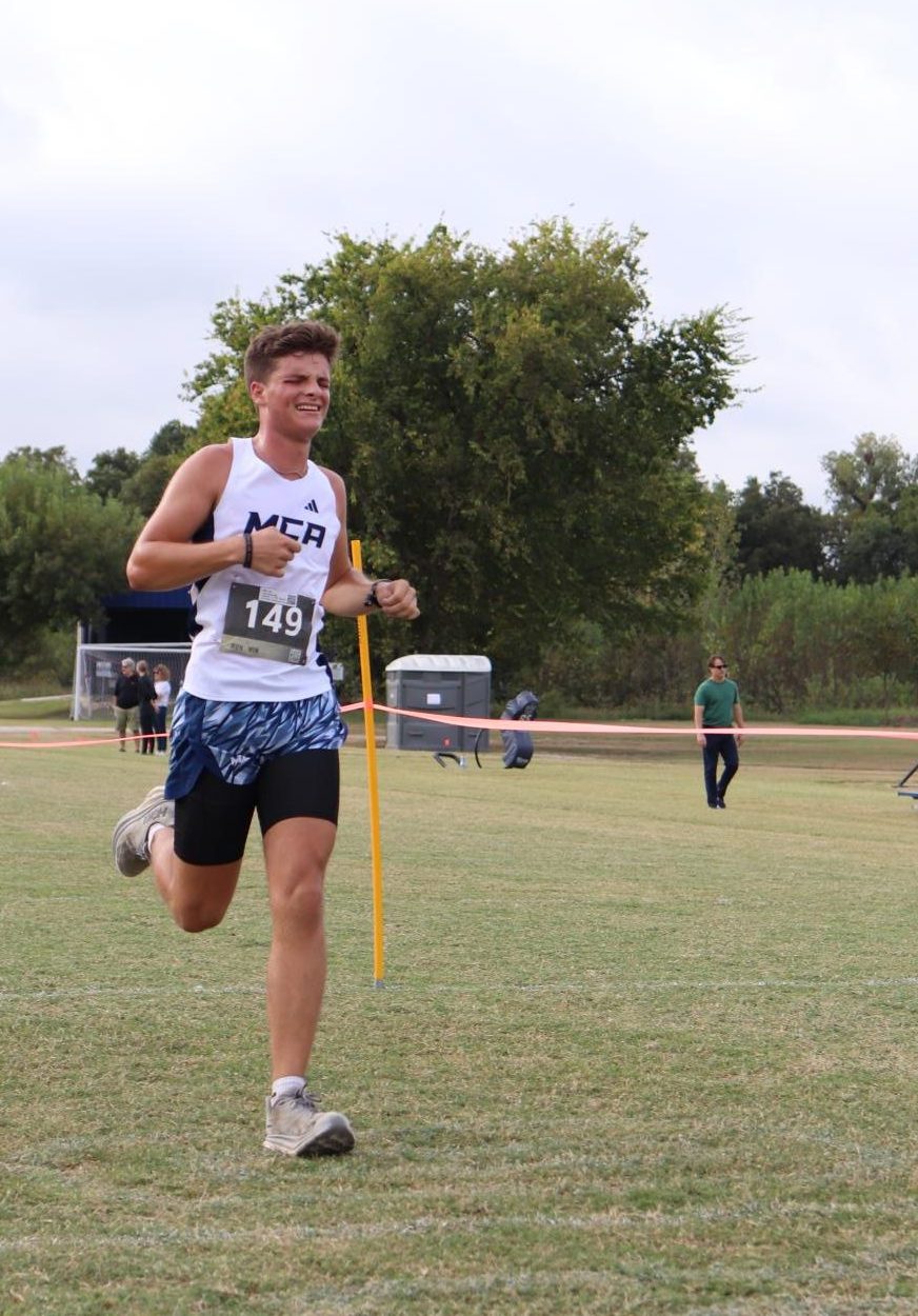 Middle School Girls' XC Gets First at District