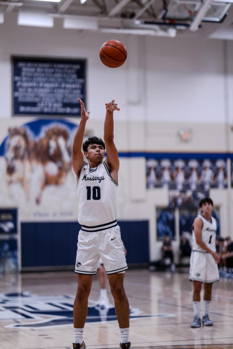 Diego Landin shoots a free throw.