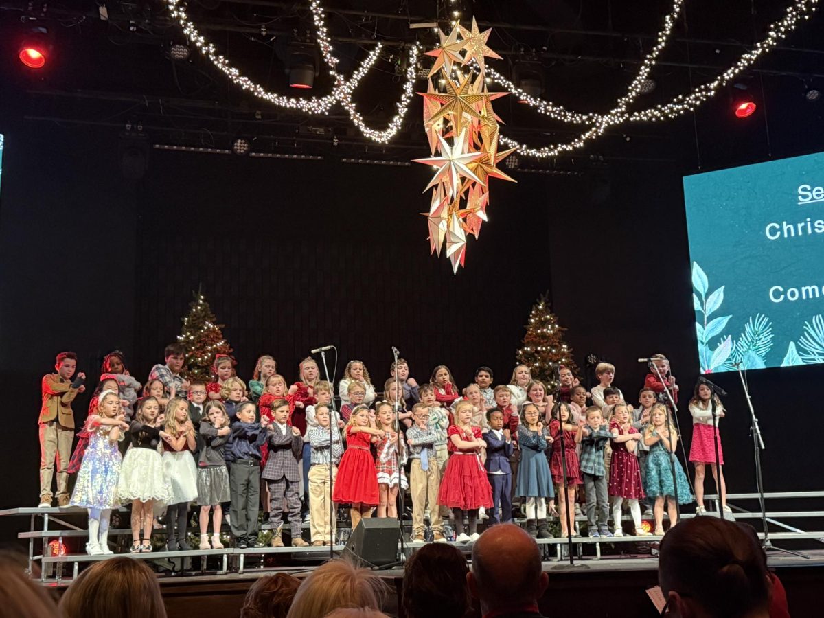 Lower School students sing for the crowd. 